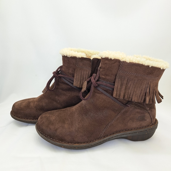 UGG Australia S/N 5749 Women's Suede Brown Leather Sheepskin Ankle Boots 9 - Picture 4 of 16